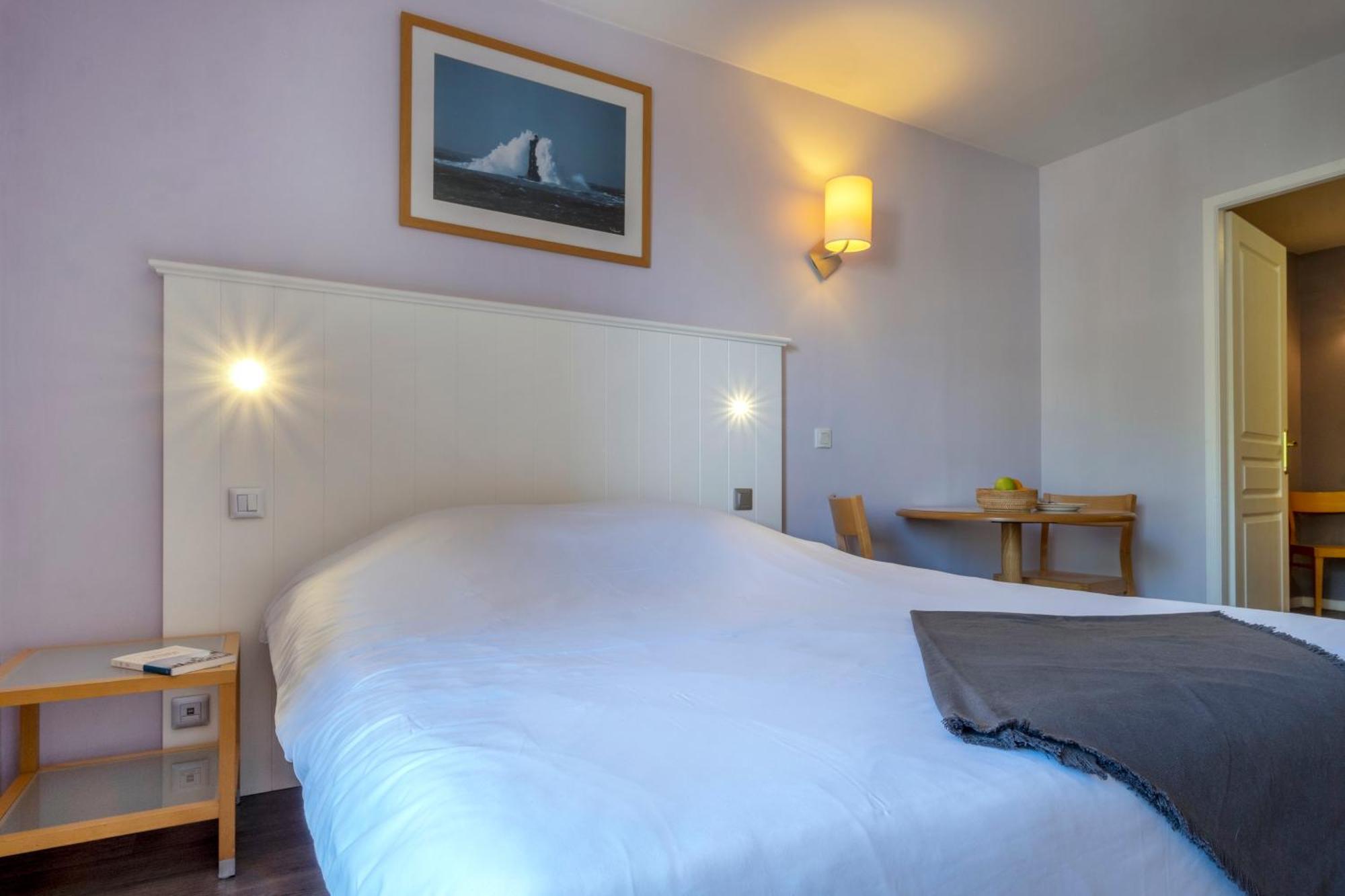 เรซิด็องซ์ ปิแยร์ แอนด์ วาก็องซ์ ซองทร์ Aparthotel ลาโรแชล ภายนอก รูปภาพ