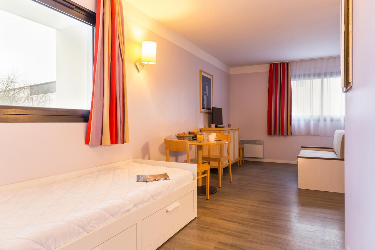 เรซิด็องซ์ ปิแยร์ แอนด์ วาก็องซ์ ซองทร์ Aparthotel ลาโรแชล ภายนอก รูปภาพ