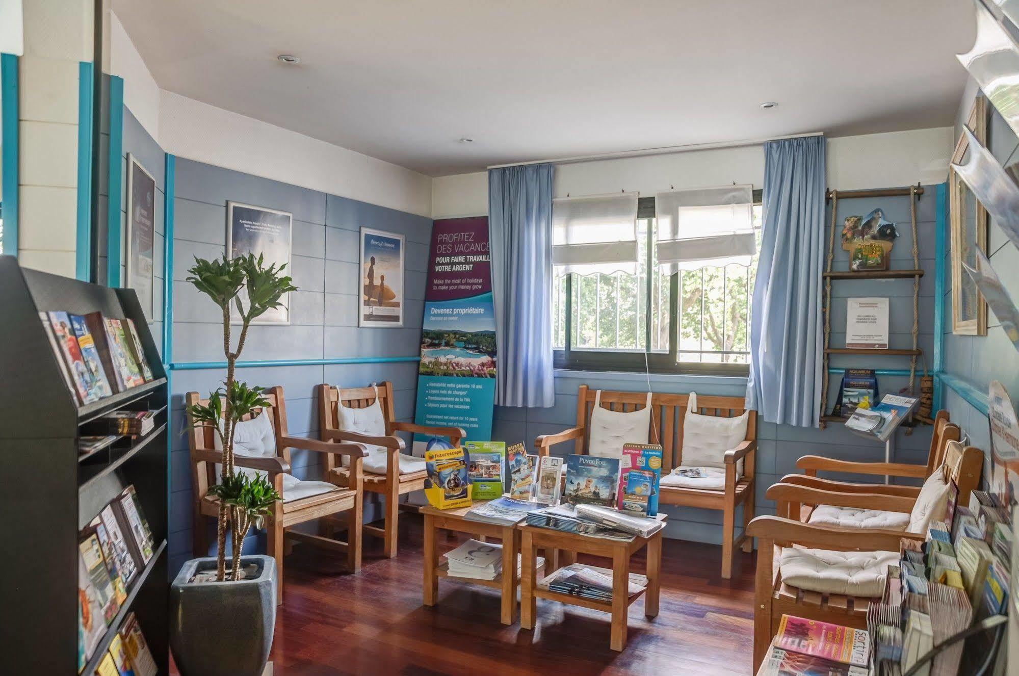 เรซิด็องซ์ ปิแยร์ แอนด์ วาก็องซ์ ซองทร์ Aparthotel ลาโรแชล ภายนอก รูปภาพ
